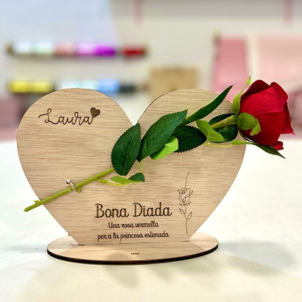 Corazón con rosa eterna