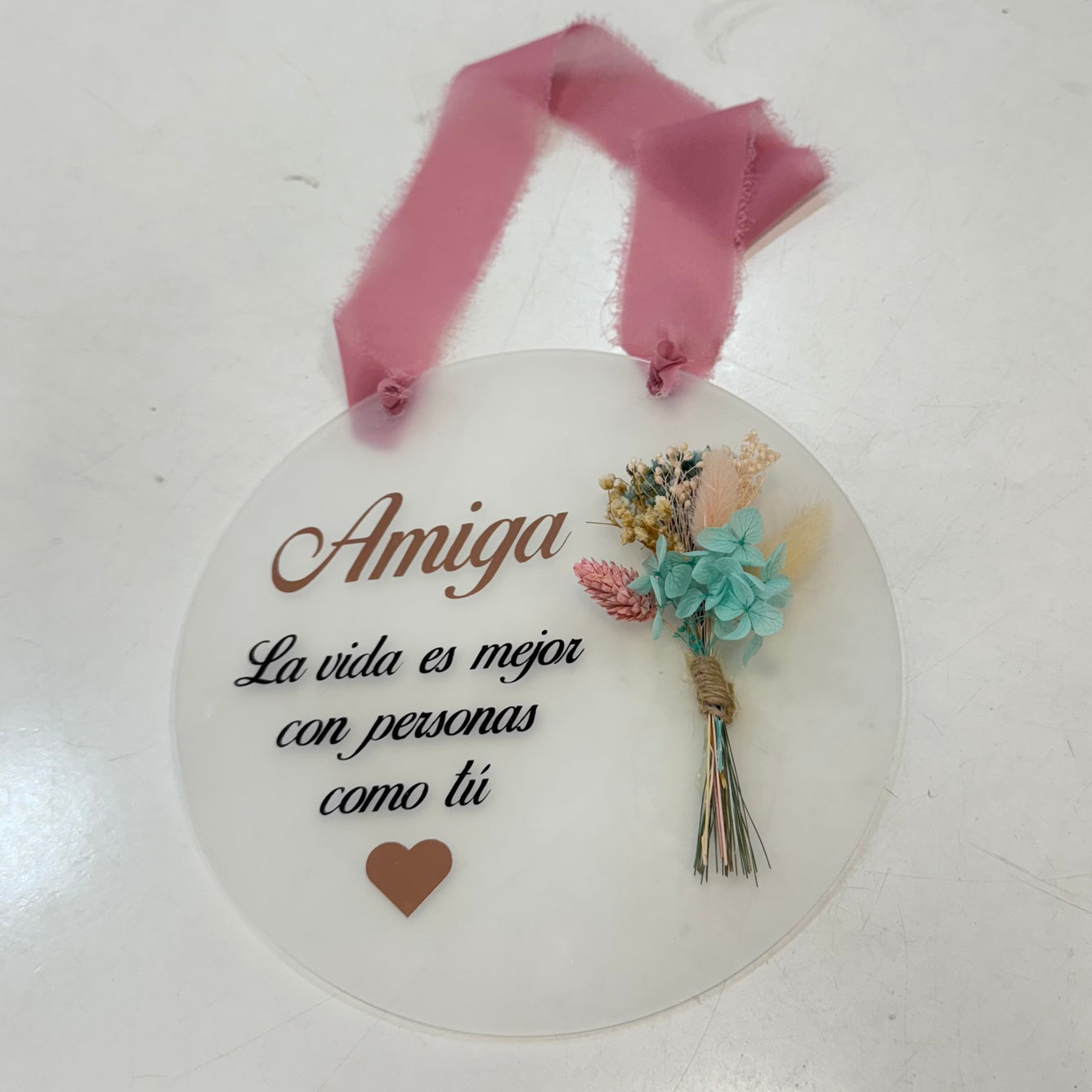Placa Amiga con flores