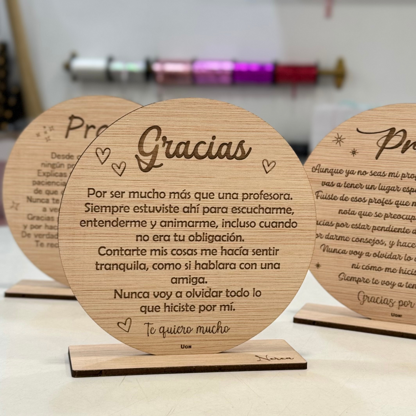 Placa con texto Profe