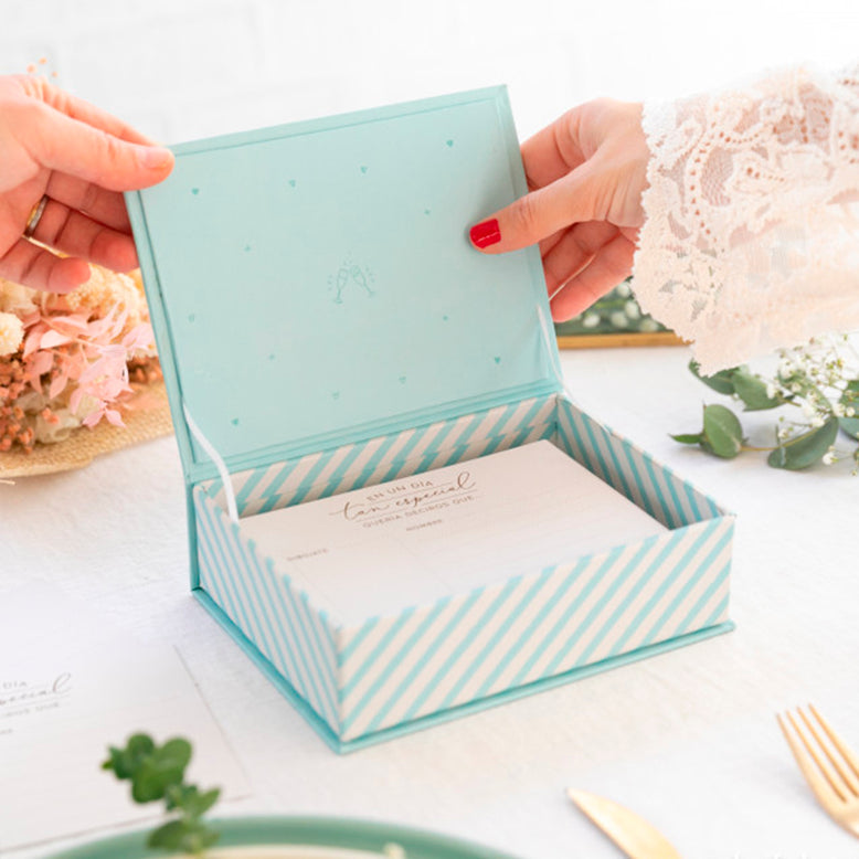 Caja con 100 tarjetones para dedicatorias de boda únicas